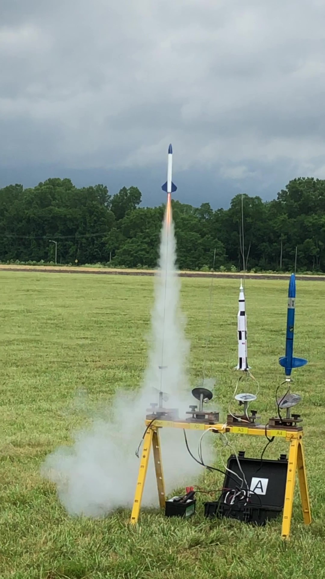 Custom Rockets Venture - Amazing Retina Light Patterns | Free Download